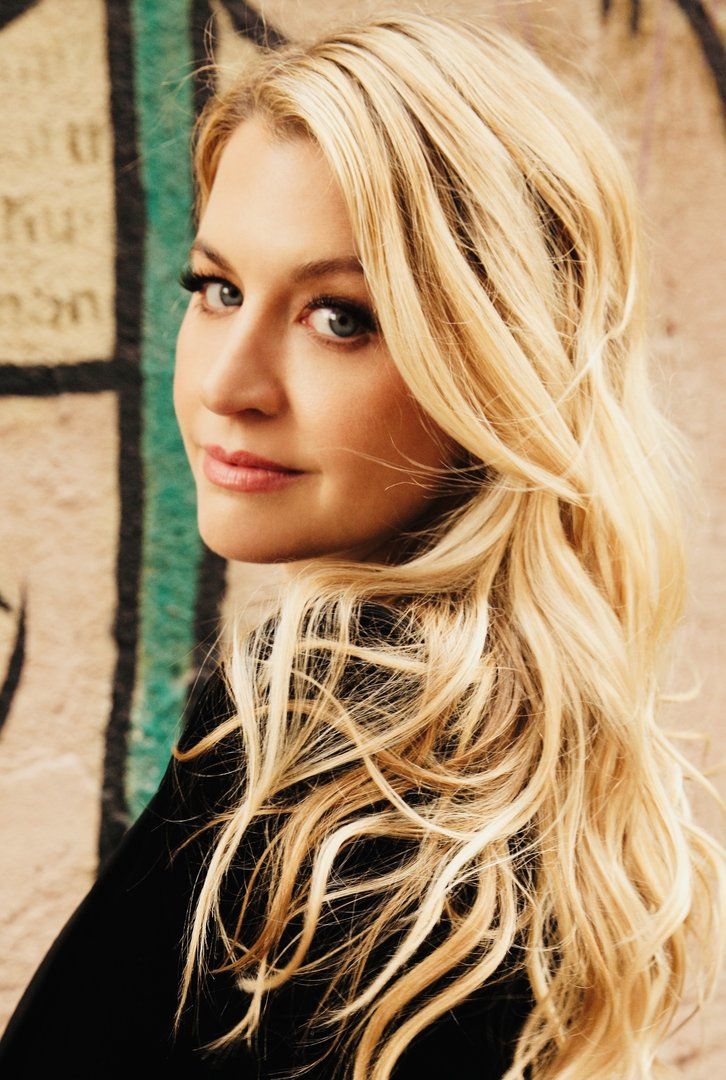 Jamie Anderson - Professional Headshot